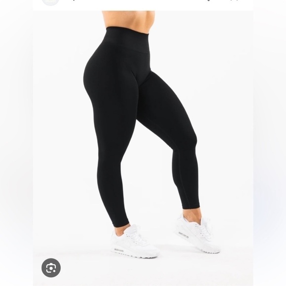 Like New Alphalete Amplify Crushed Black Leggings - Picture 2 of 7